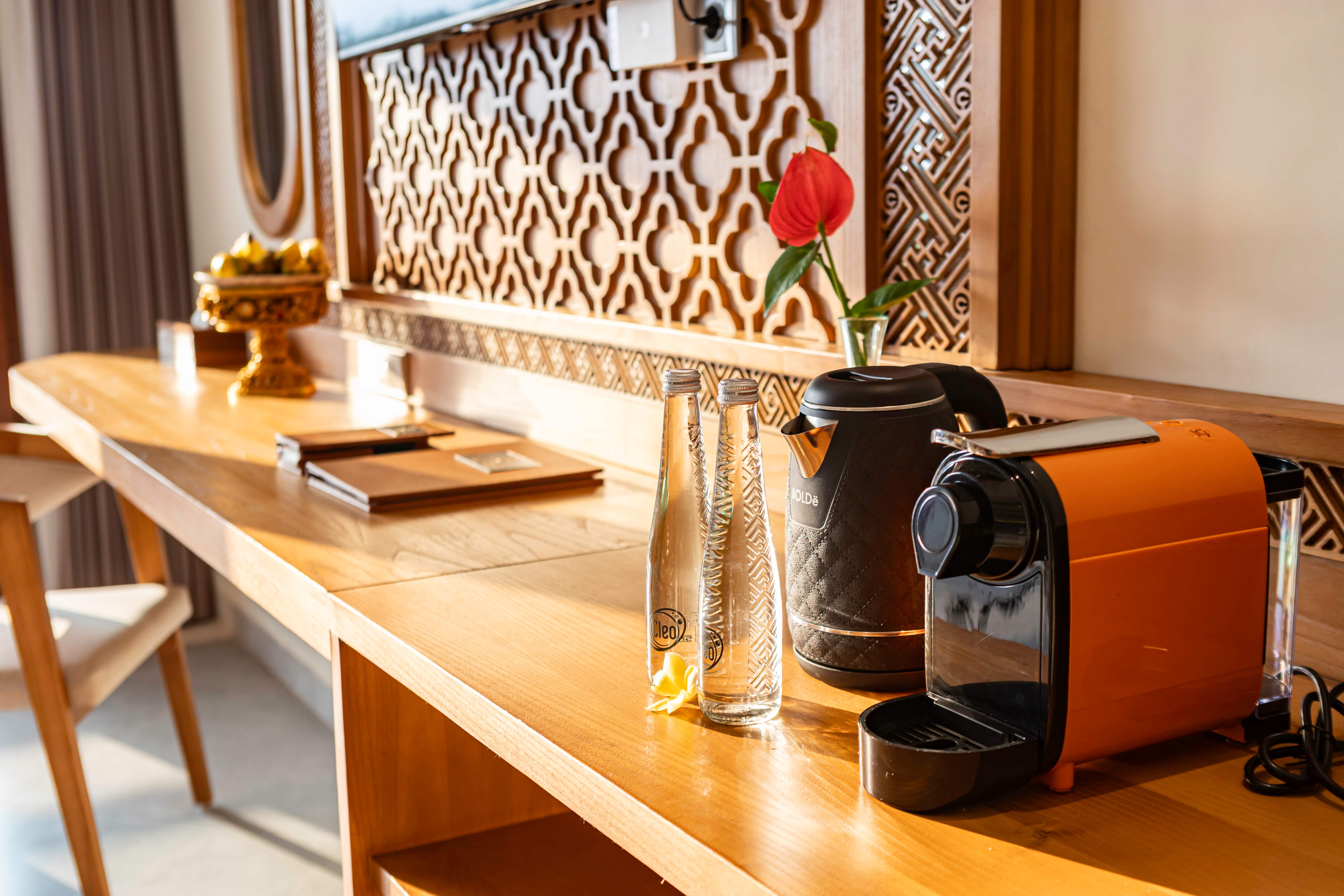 deluxe suite room in Ubud Bali luxury resort with tropical ambiance