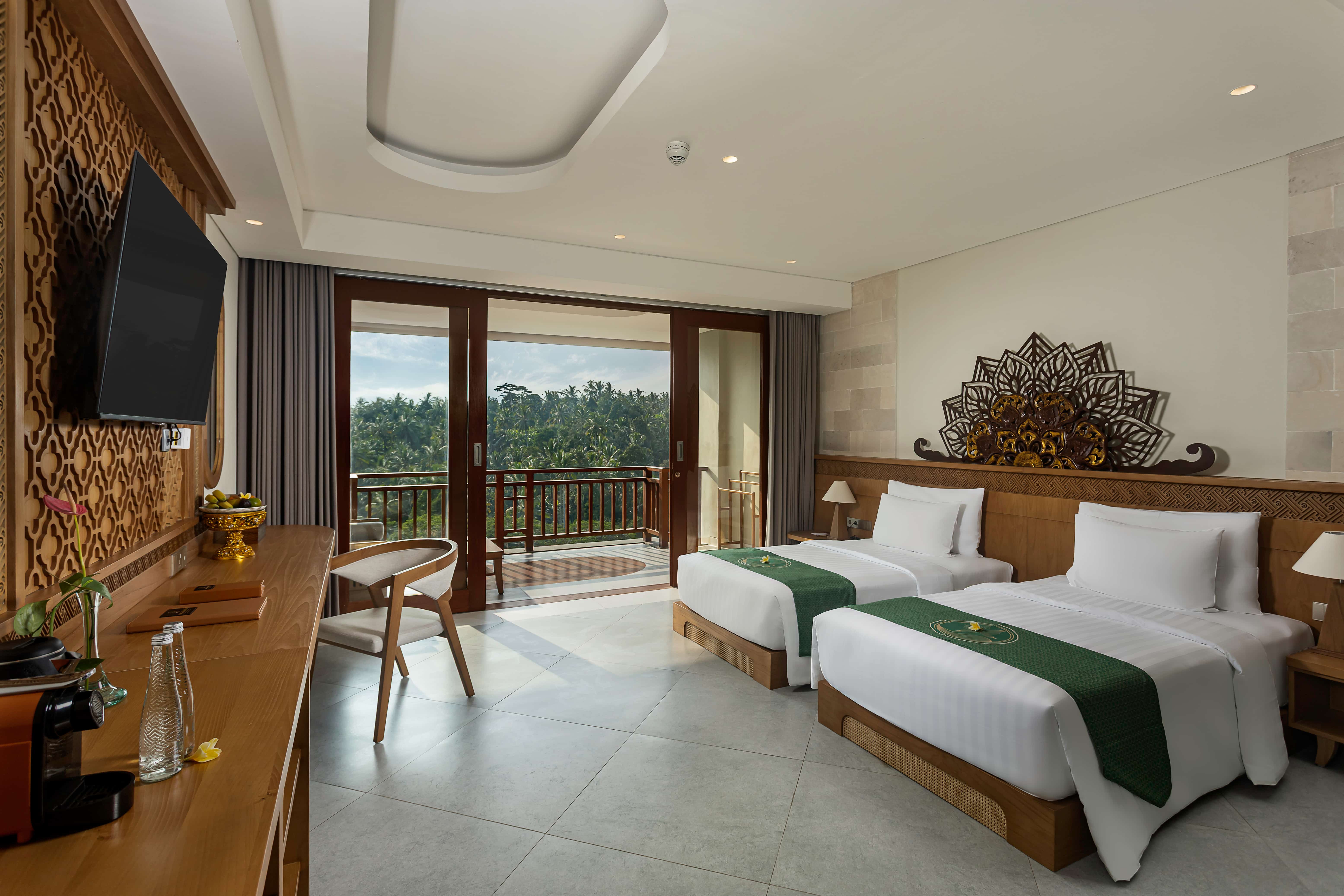 deluxe suite room in Ubud Bali luxury resort with tropical ambiance
